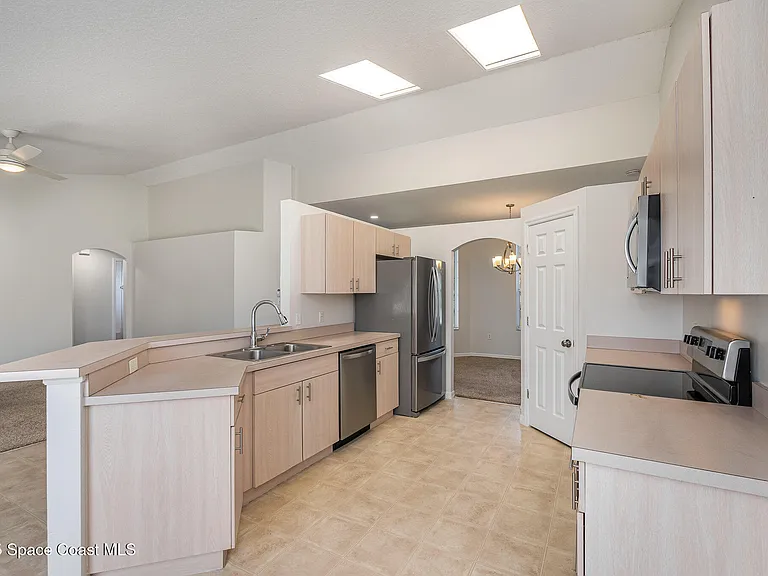 1198 Kenmore St NW — Photo 12
