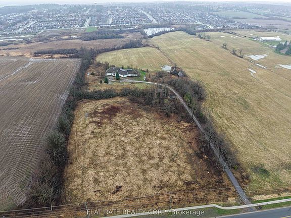 4th image of 1315 Parkhill Rd W