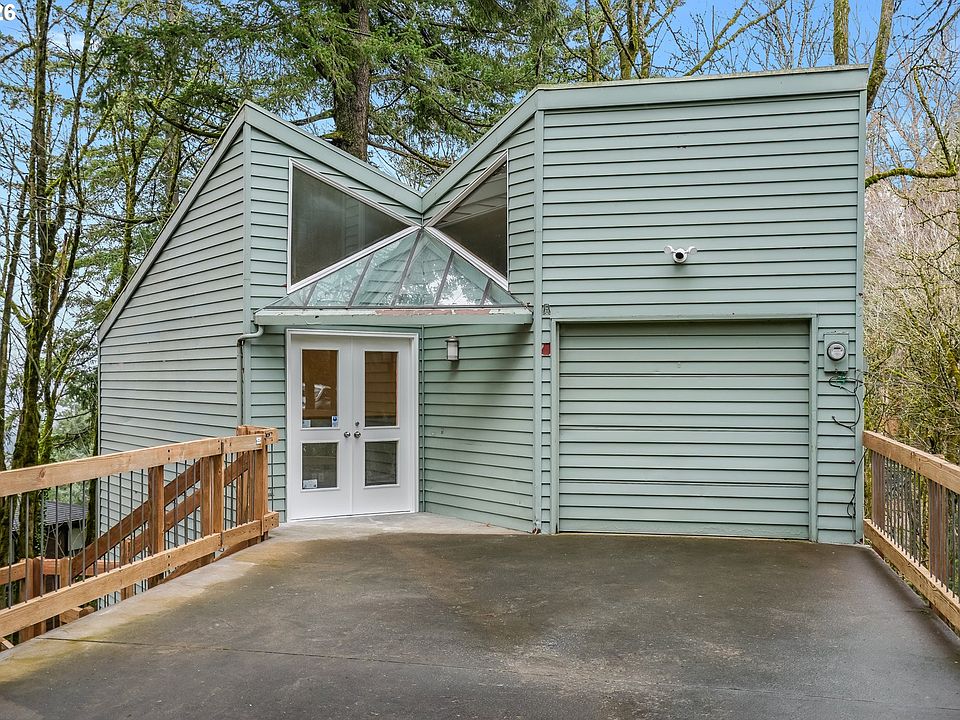 1st image of 3306 SW Fairmount Blvd