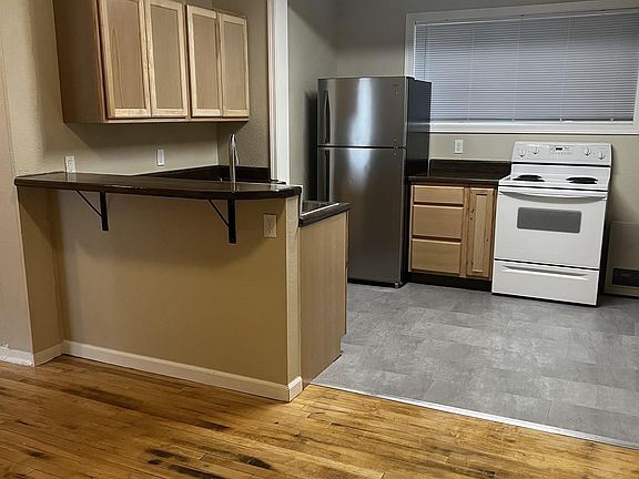3rd image of 213 Locust St #4