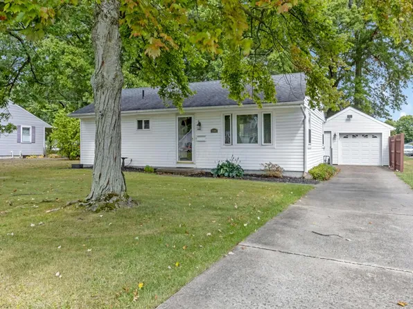 1584 Ridgewood Dr, Salem, OH 44460