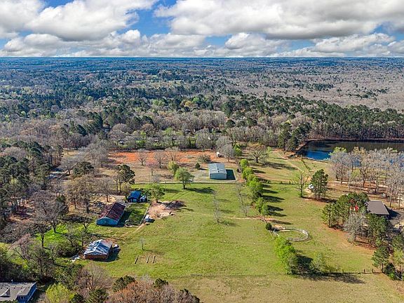 5th image of 15500 Foxmoor Dr