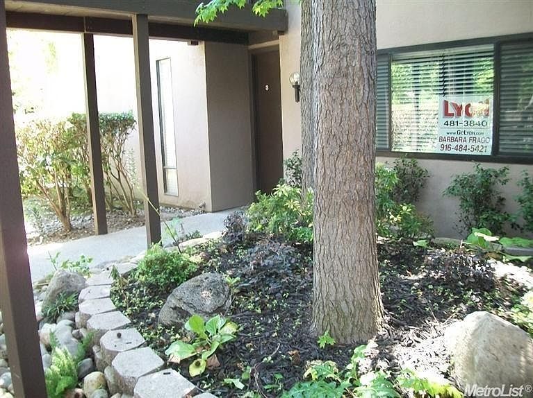 1st image of 739 Woodside Ln E