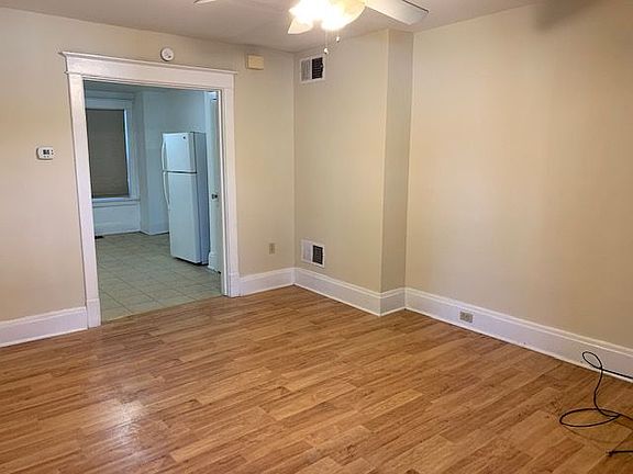 2nd image of 2433 Penn St