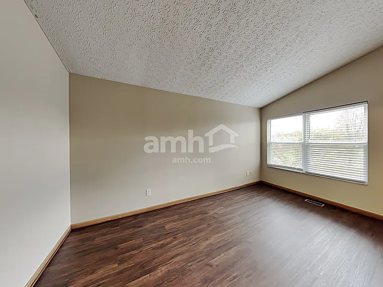 3572 Wesson Dr — Photo 9