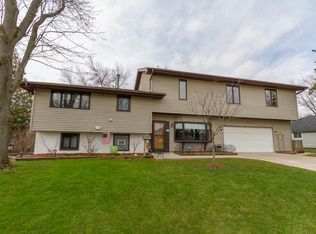1027 Bourne Ln, Schaumburg, IL 60193