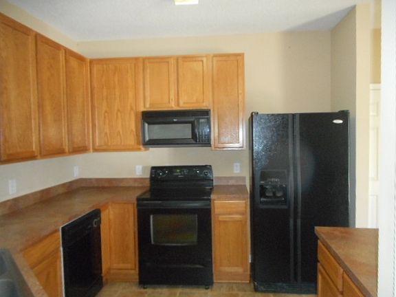 3rd image of 406 Briarwood Dr