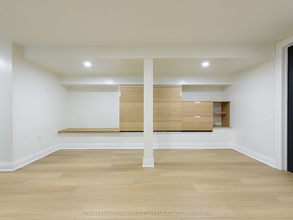 5th image of 81 Major St