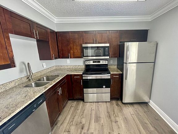 2nd image of 910 Alicia Ave APT 4C