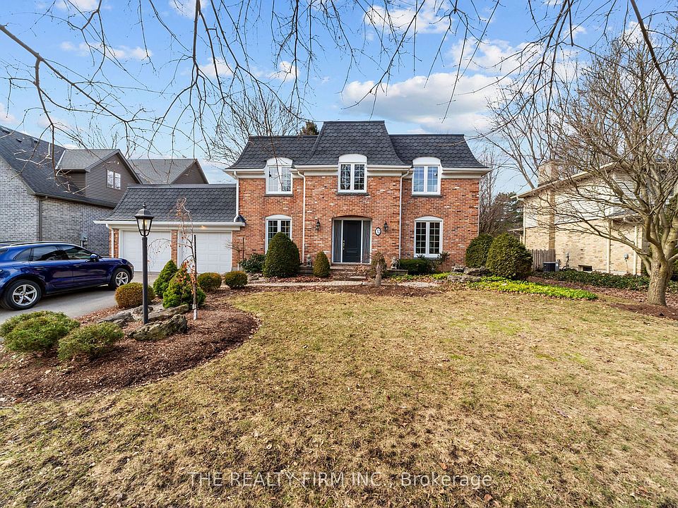 1st image of 32 Cherokee Rd