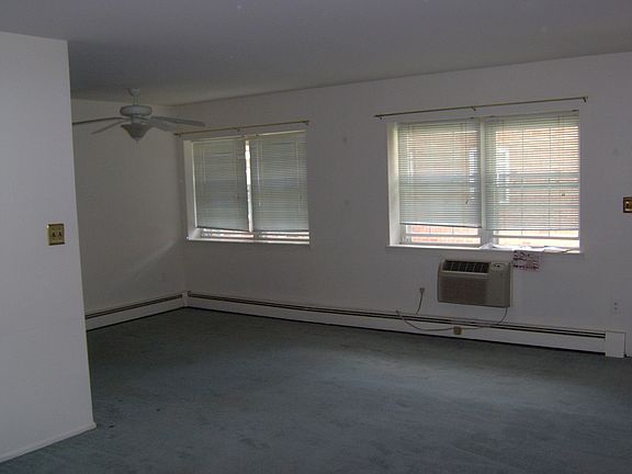 5th image of 652 Franklin Ave APT 6B