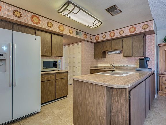 4th image of 3542 W Evans Dr