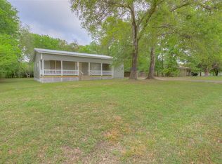 107 E 7th St, Trinity, TX 75862