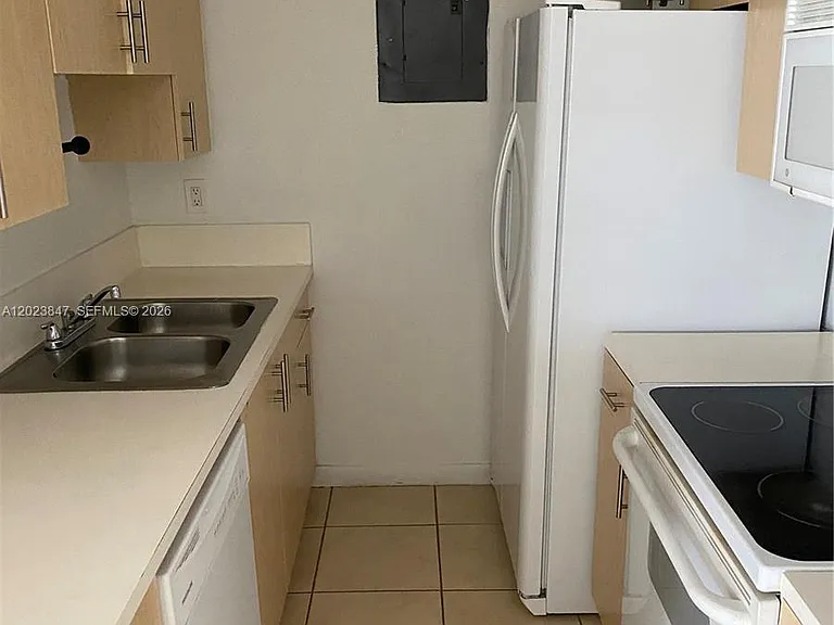 1185 Marseille Dr #103 — Photo 21