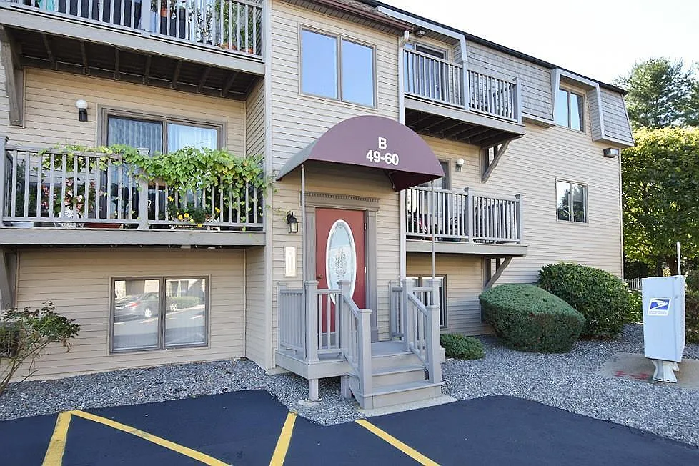 2 bed, 784 sqft, $1,775 — Photo 1
