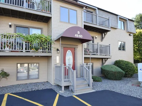 58 Village Ct #58, West Warwick, RI 02893