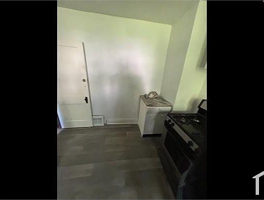 3rd image of 1087 E 141st St
