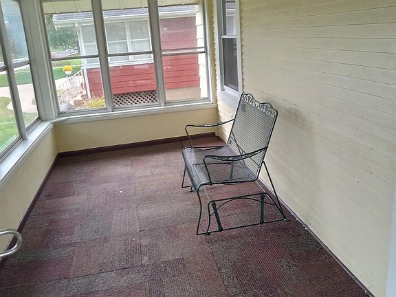 3rd image of 2601 W Kenwood Ave