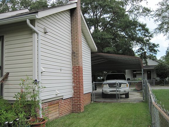 Side view - Carport
