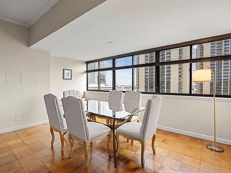 2 Hawthorne Pl #17M — Photo 6