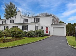 258 Main St, New Canaan, CT 06840