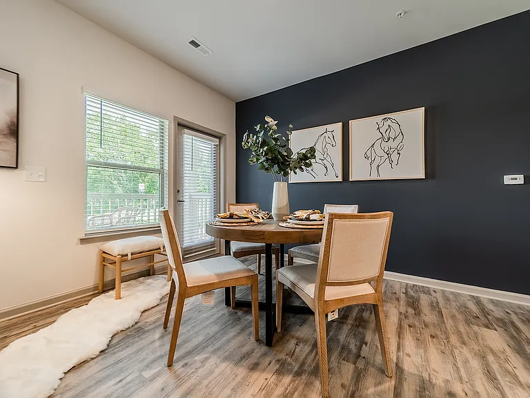 HighlandRidge_2021_DiningRoom_02