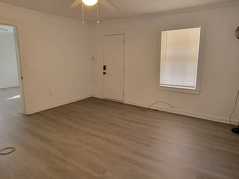 185 Earnest Byner St — Photo 3
