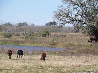 478 County Road 118, Floresville, TX 78114