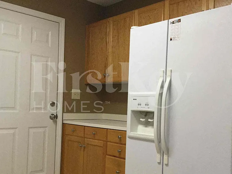 8102 Kingston Dr — Photo 9