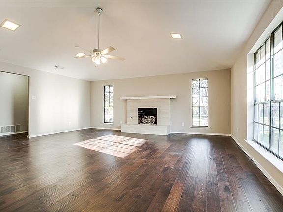 4th image of 1604 Delaford Dr