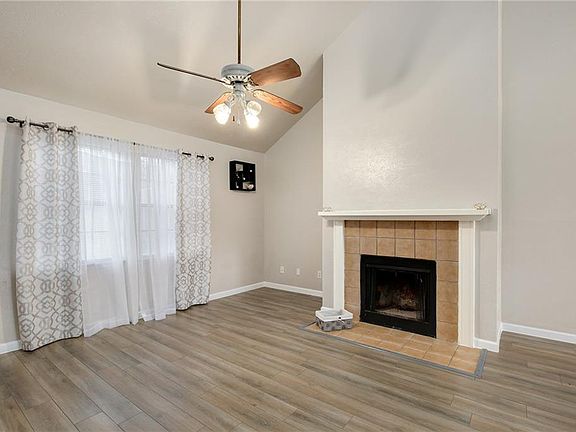 2nd image of 2915 Forest Creek Dr