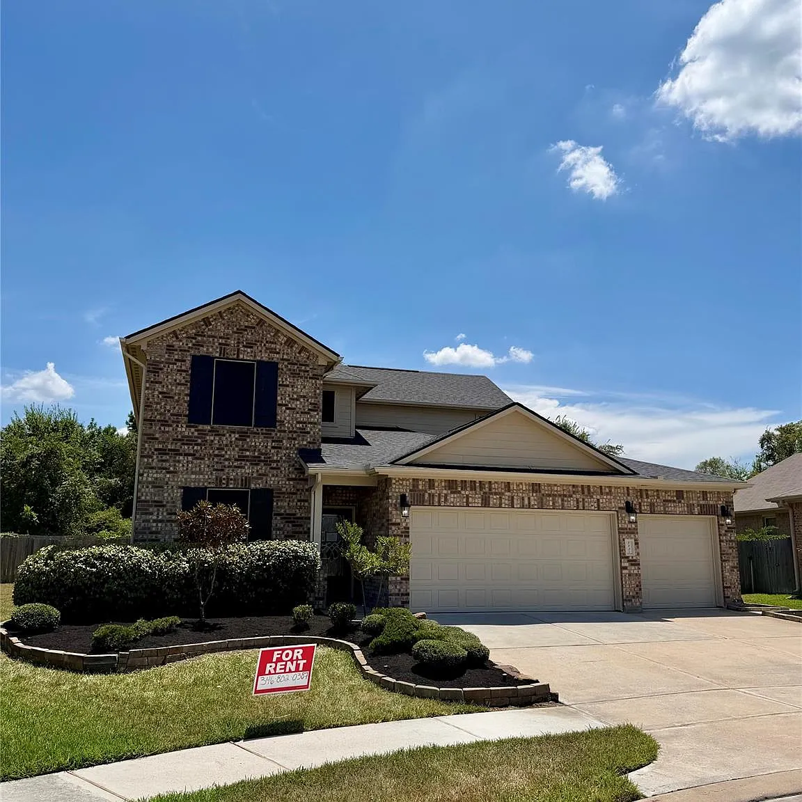 4 bed, 2.5 bath, 2592 sqft, $3,000 — Photo 1