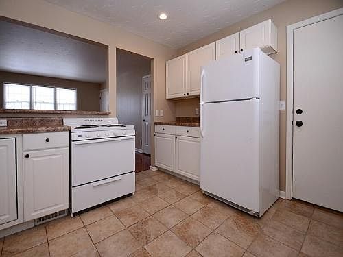 4th image of 3024 S 107th Ave APT E