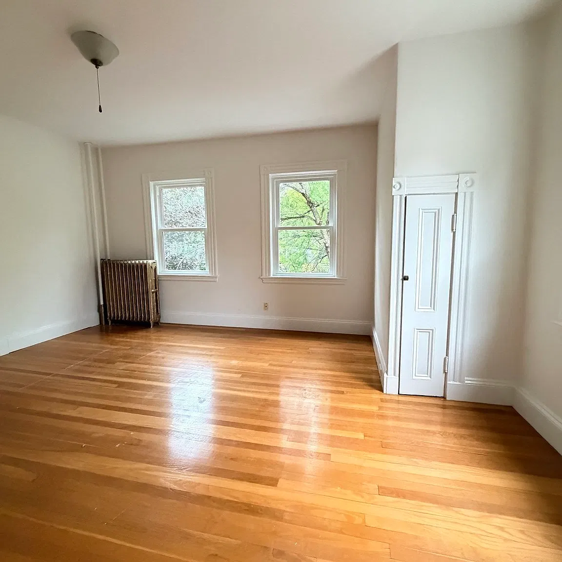 3 bed, 2.0 bath, 1745 sqft, $4,200 — Photo 3
