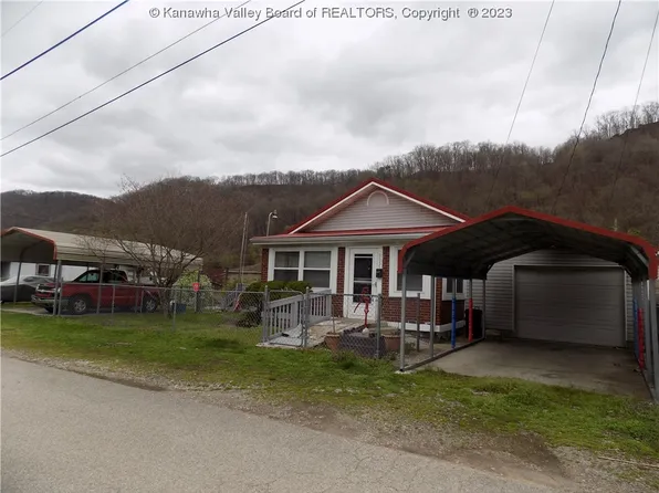 305 Nancy Ave, Diamond, WV 25015