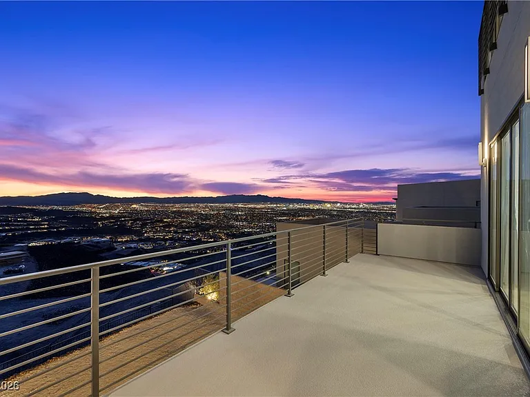 577 Overlook Rim Dr — Photo 57