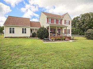 10 Mann Hill Farm Ct, West Point, VA 23181