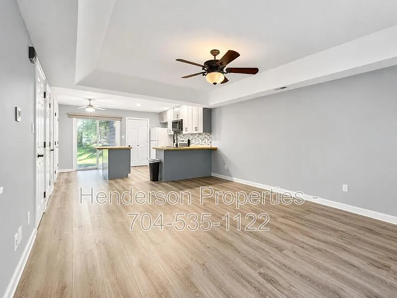 2 bed, 1.5 bath, 1180 sqft, $1,500 — Photo 3