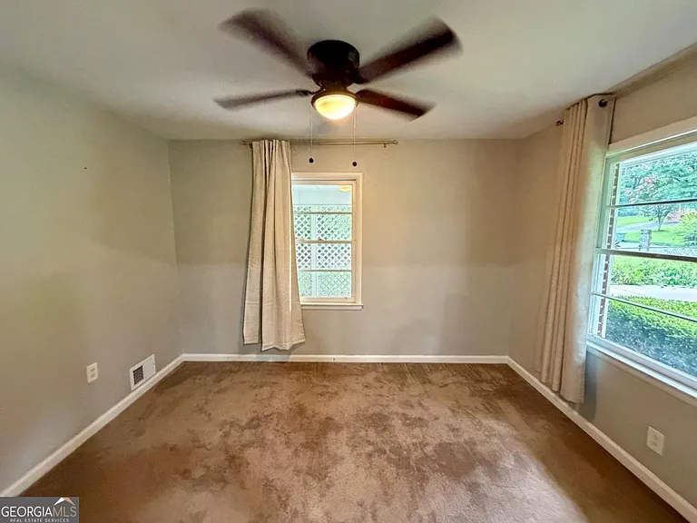 2442 Antwerp Dr SE — Photo 9