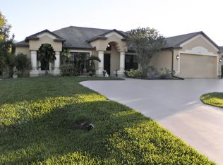 2914 Miracle Pkwy, Cape Coral, FL 33914