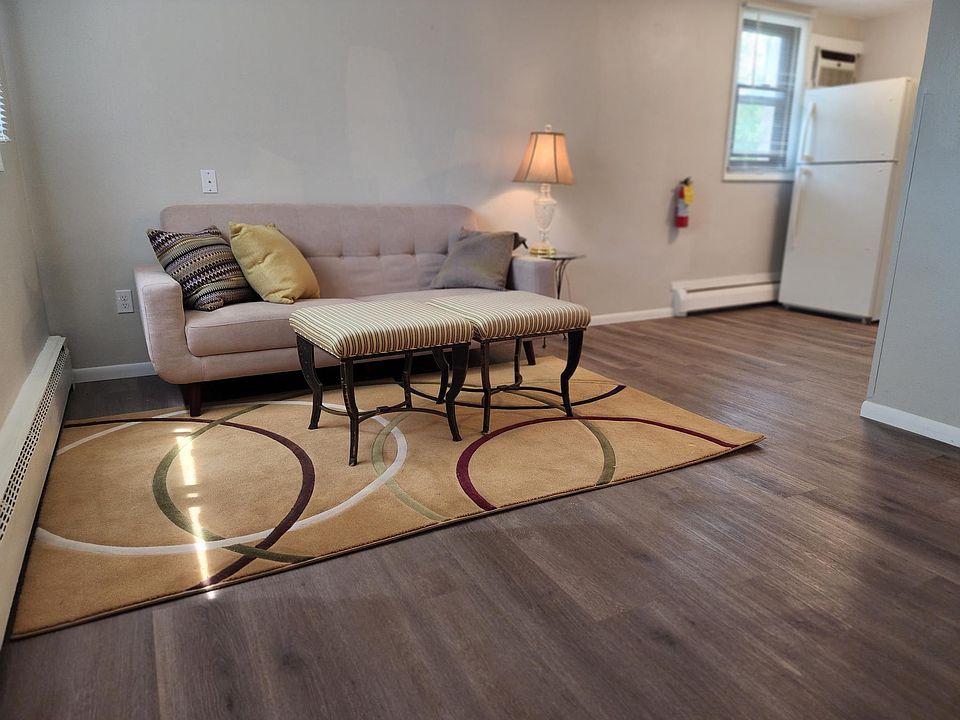 1st image of 751 Central Ave W APT 2