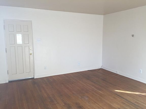 3rd image of 214 Morningside Dr SE