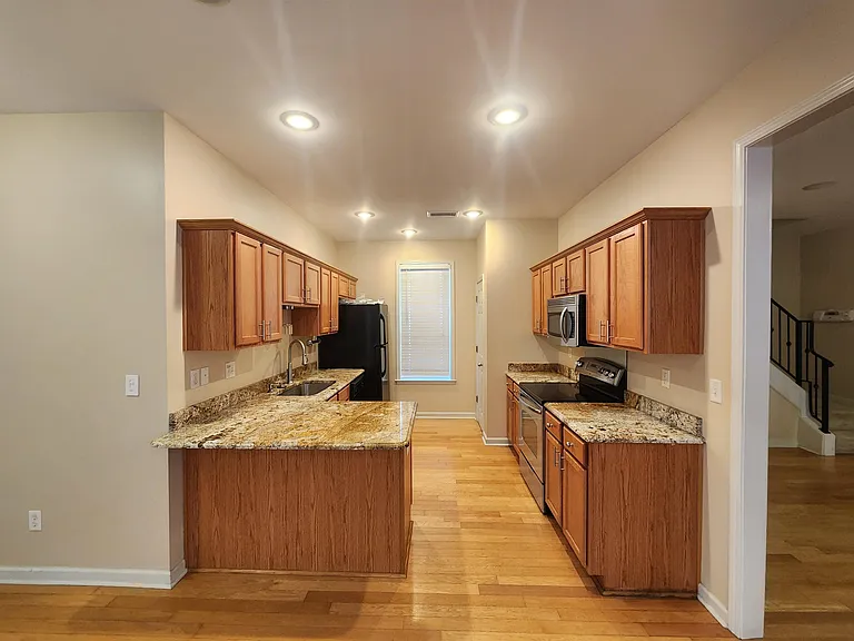 1459 Down River Dr — Photo 10
