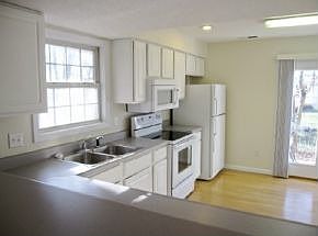 3rd image of 815 E Sherwood Hills Dr