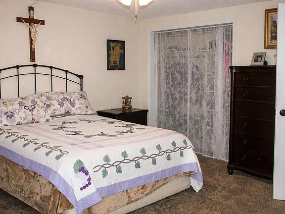 3rd image of 2307 Anderson Dr