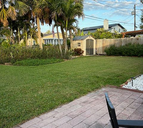 Great space for outdoor entertaining. Walk to the beach and return for the barbecue!