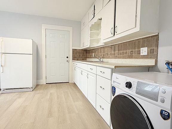 2nd image of 491 Church St #1