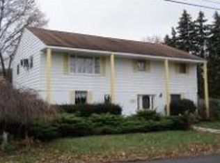 17 Spruce Ave, Sussex, NJ 07461