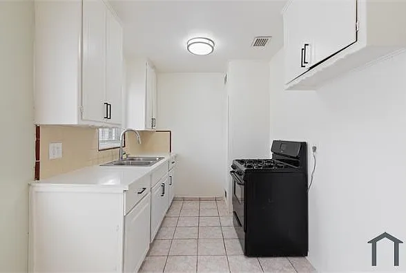 400 E Lancaster Blvd — Photo 9