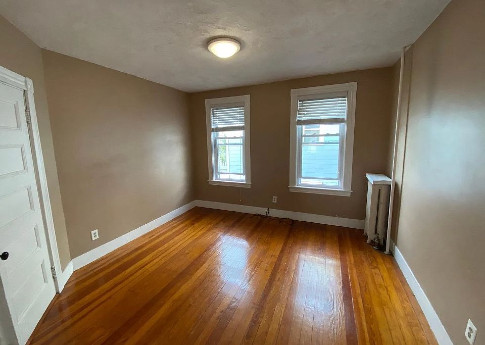 1st image of 250 Brown St #2